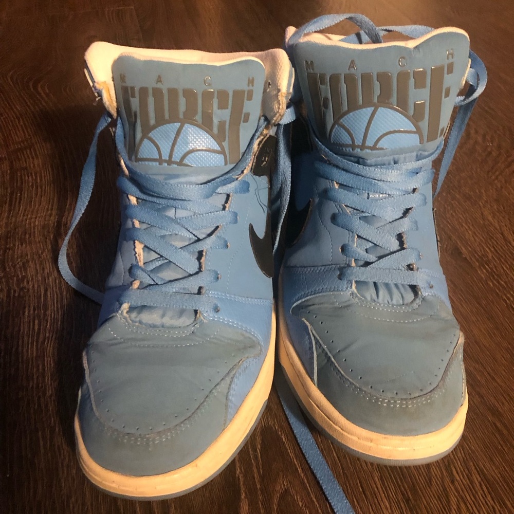 Vintage Nike Mach Force Hi Sneaker, size 9.5